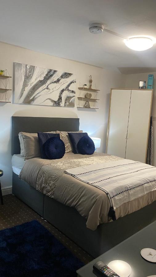 Bv Homely Studio Fourteen At Deighton Huddersfield Bagian luar foto