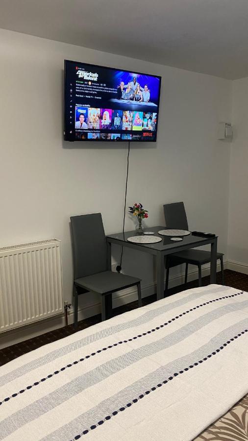 Bv Homely Studio Fourteen At Deighton Huddersfield Bagian luar foto