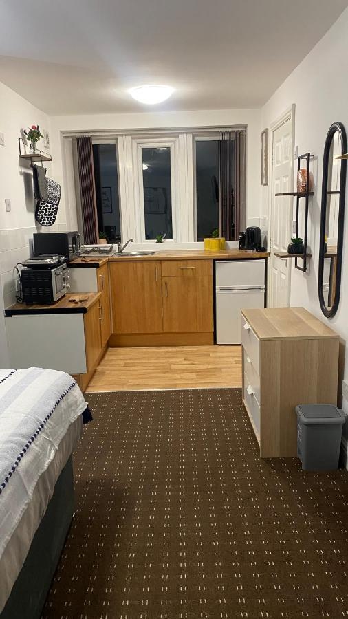 Bv Homely Studio Fourteen At Deighton Huddersfield Bagian luar foto